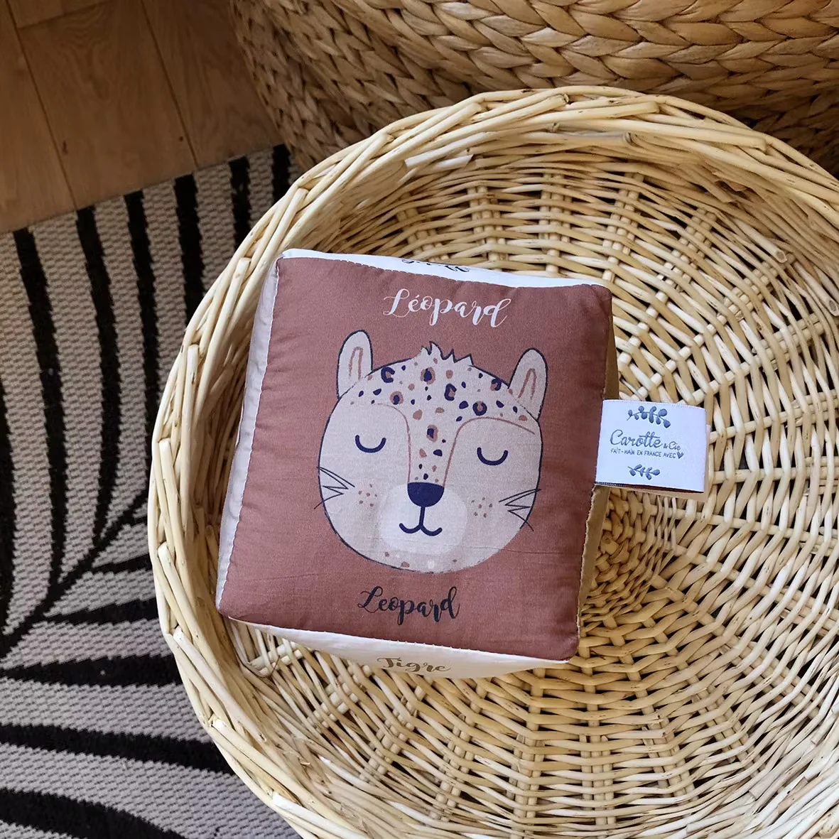 Cube d'éveil Animaux de la Savane en tissu sonore – Image 2