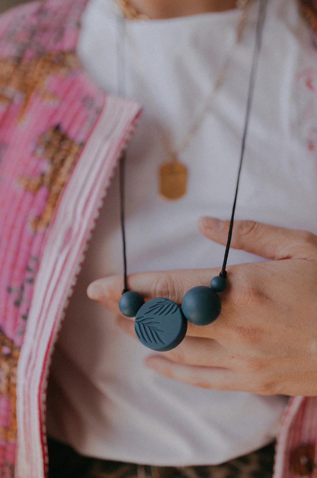 Nuit Noire - Full Peacock| Collier allaitement, portage et de dentition