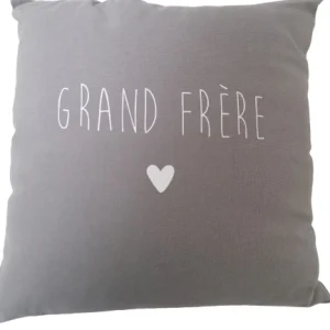 Coussin gris "Grand frère"