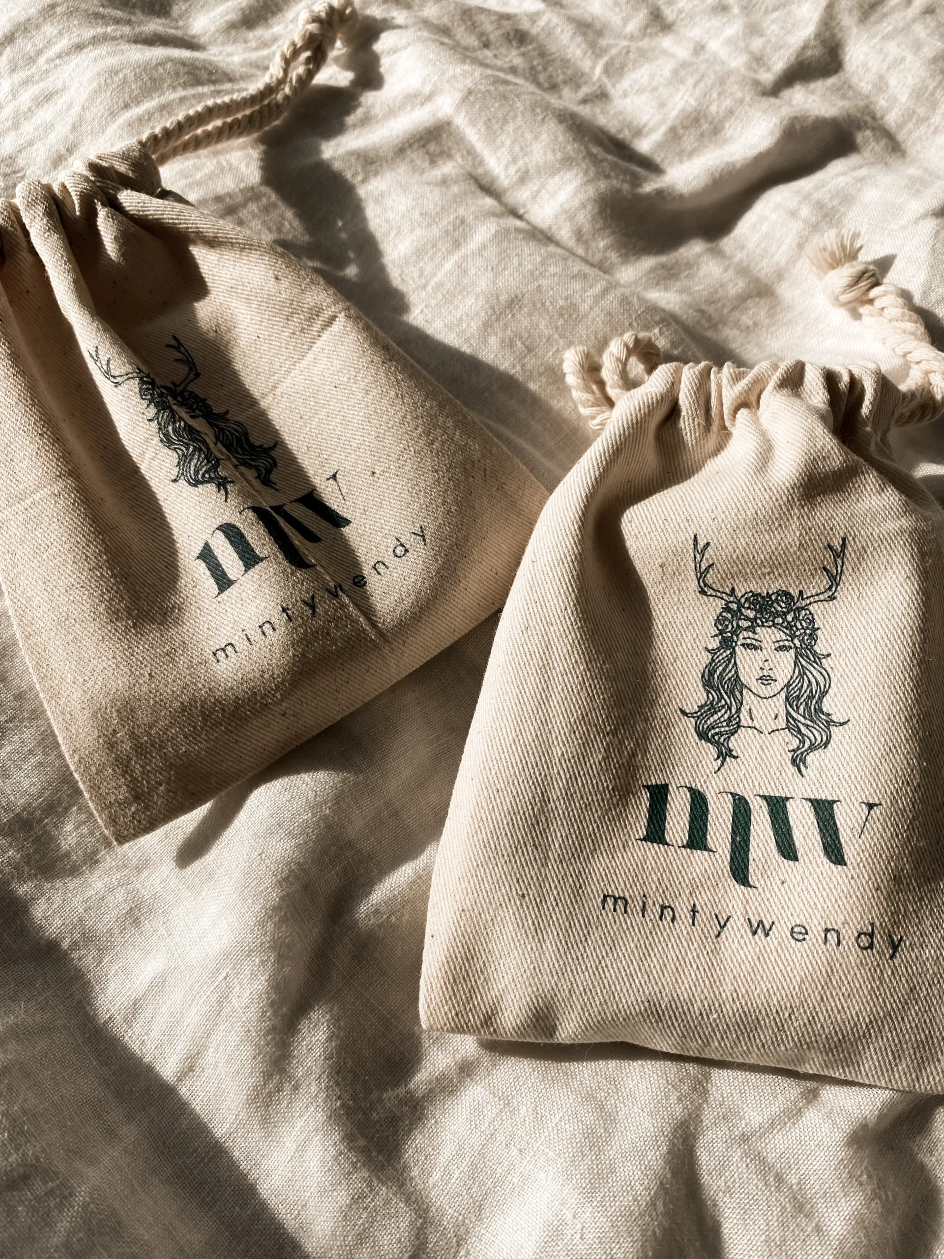 Nuit Noire - Full Peacock| Collier allaitement, portage et de dentition – Image 4