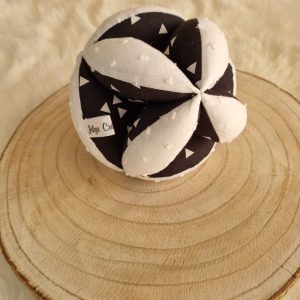 Balle de Préhension Motif Triangles Noirs et Blancs