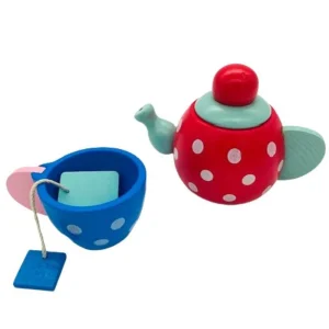 Théière et tasse à thé en bois